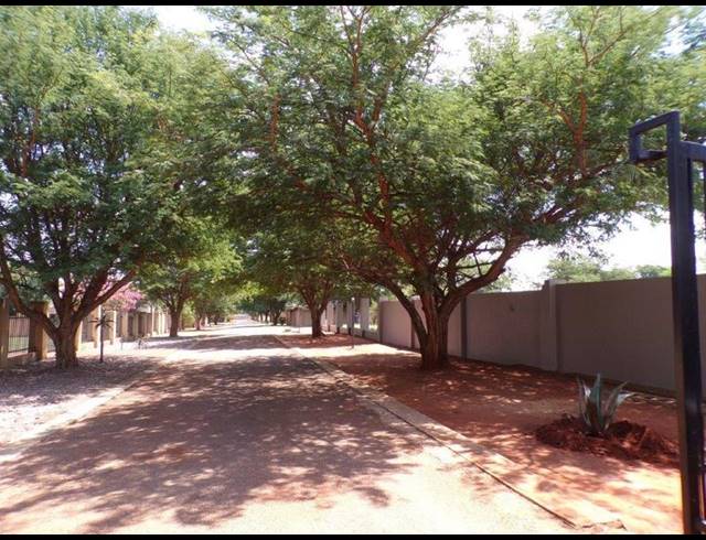 LAND FOR SALE IN KAMEELDRIFT EAST